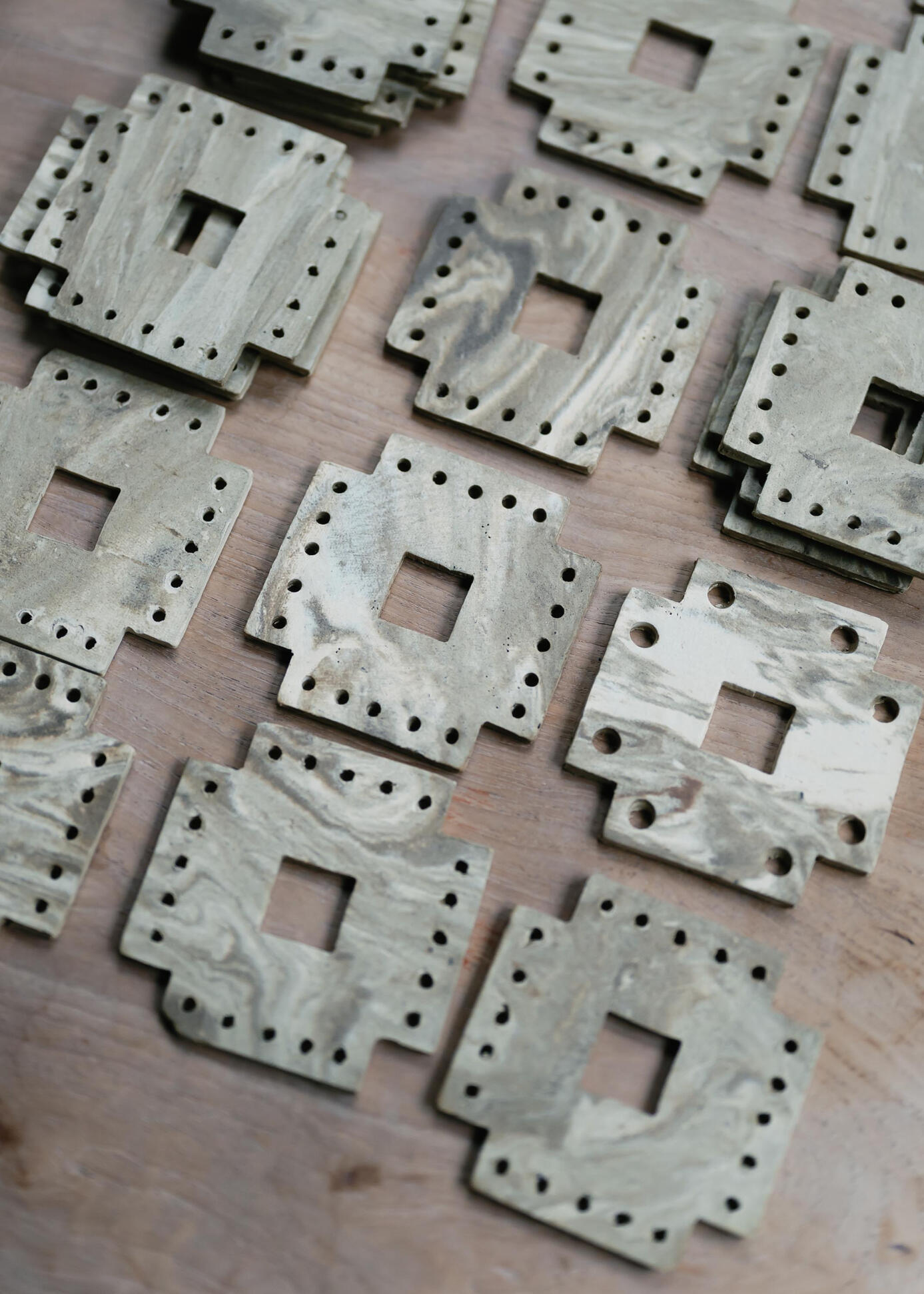 ceramic tiles used for roomdivider Lida Nagibina